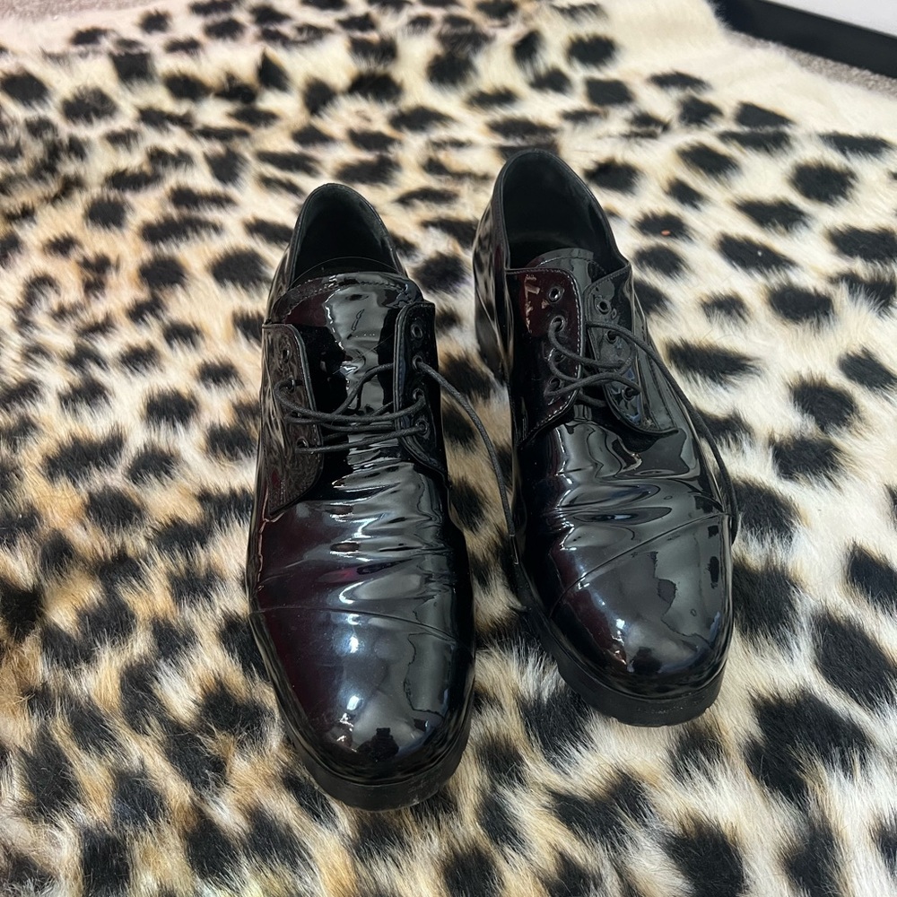 patent leather derby shoes